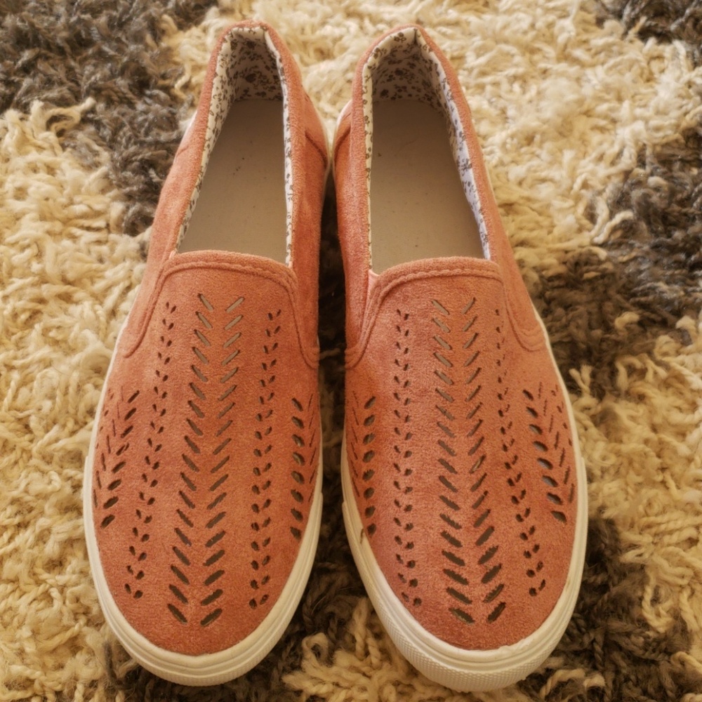 Unbranded, dusty pink slip on tennis shoes